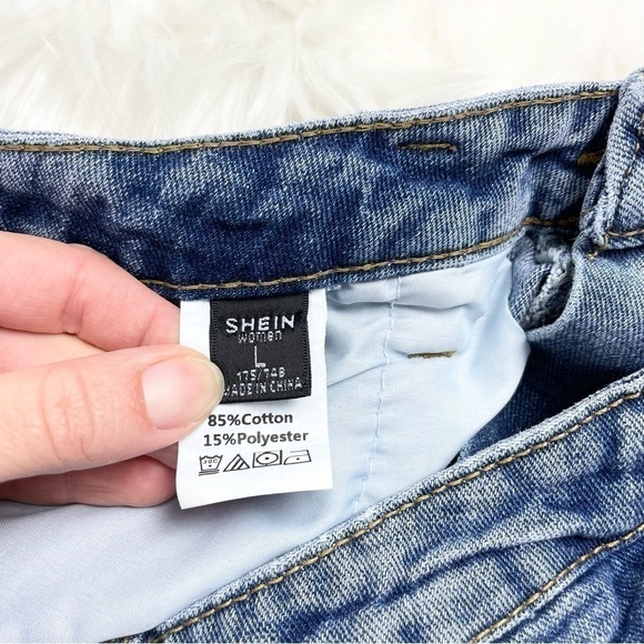 HIGH Waisted Distressed Mom Jeans Size Large - Picture 6 of 6